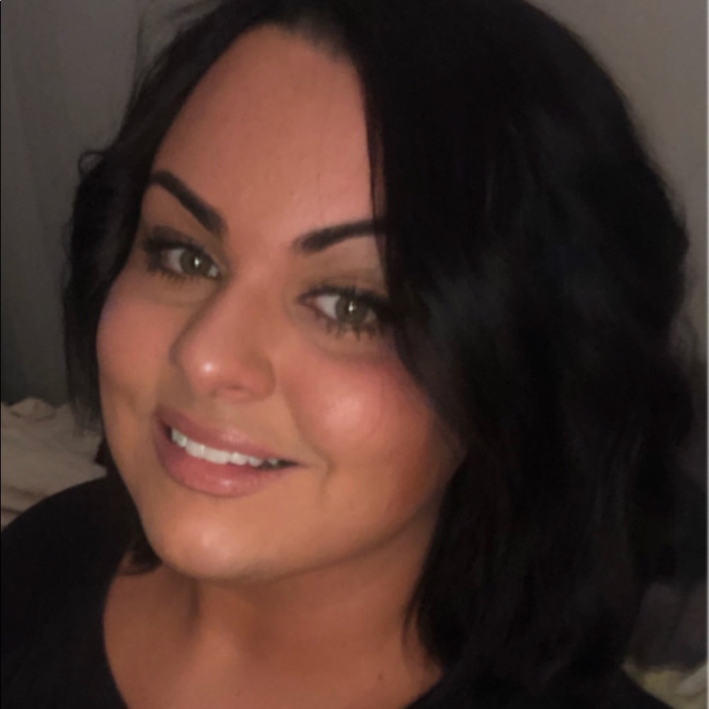 Meet your Posher, Abbey